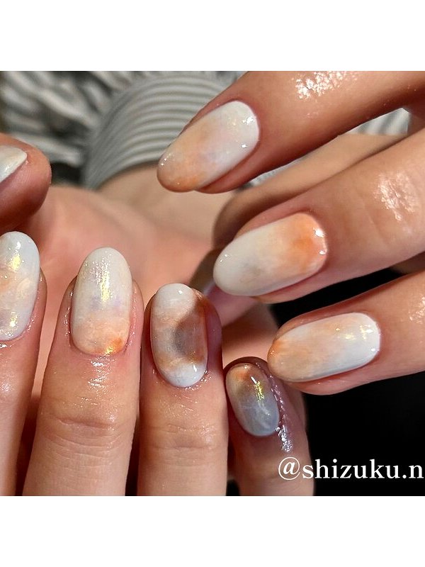 tilde ネイルデザイン例(マーブルニュアンス)